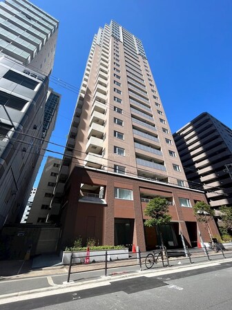 クロスレジデンス大阪新町の物件外観写真